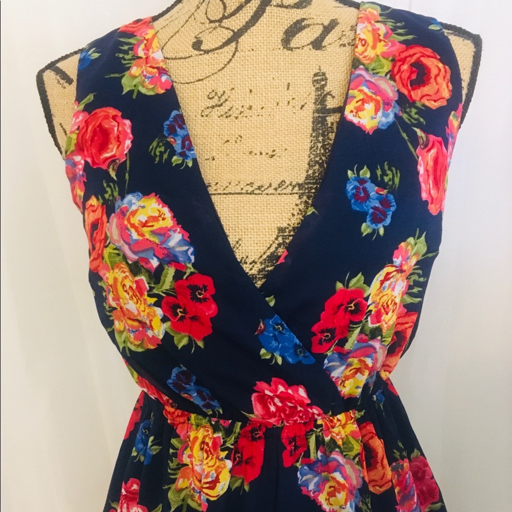Feathers jumpsuit/romper - Picture 1 of 6